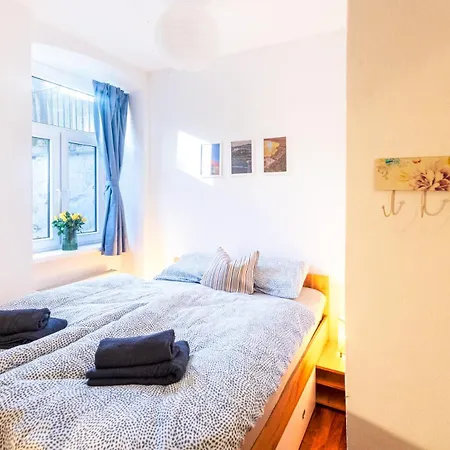 Old Town 2 Rooms Apartment With Garden