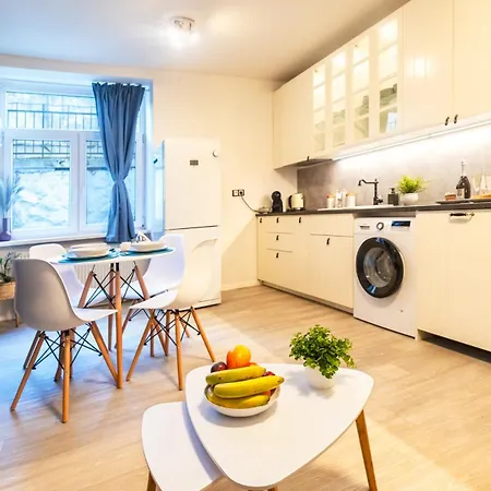 Old Town 2 Garden Free Parking Apartment Bratislava