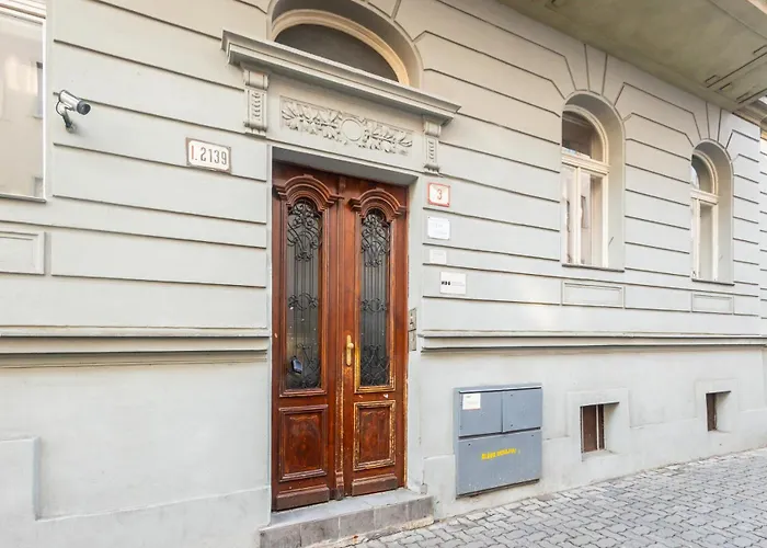 Old Town 2 Garden Free Parking Apartament *